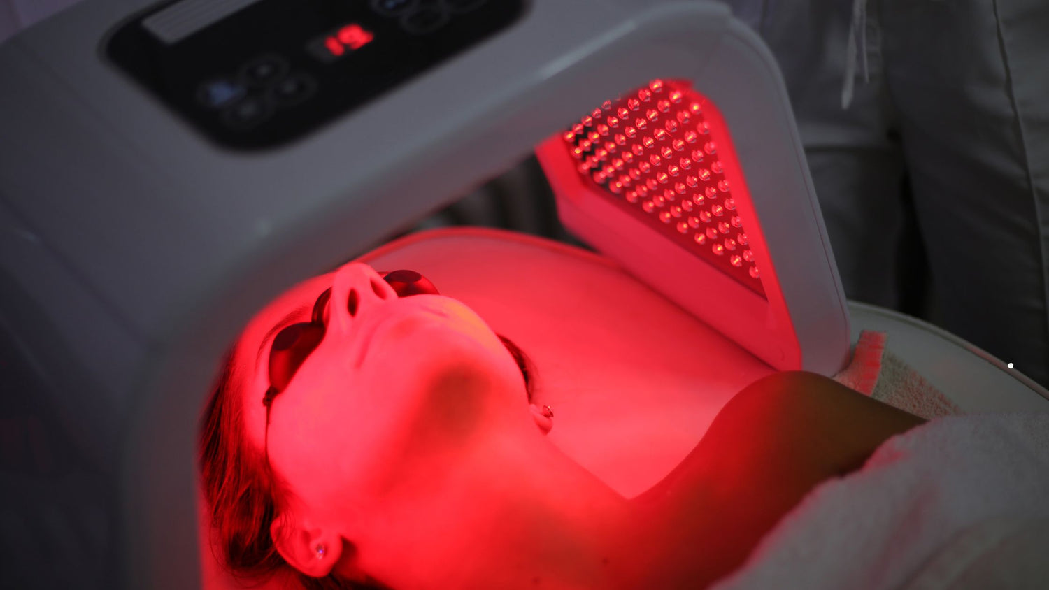 The Ultimate Guide to Professional Red Light Therapy Devices